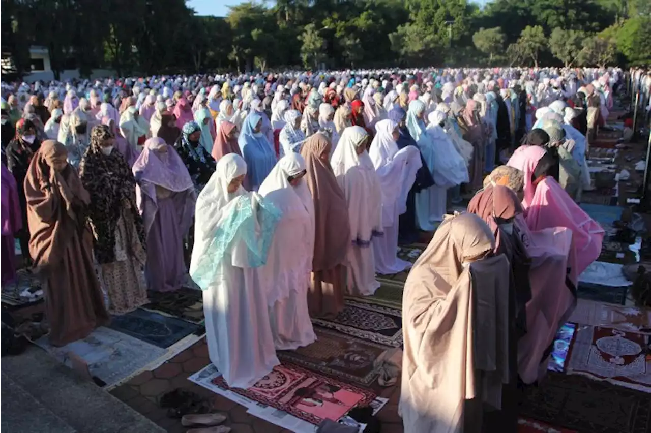 Sebagian Muslim di Kota Medan Tunaikan Sholat Idul Adha Sabtu |Republika Online