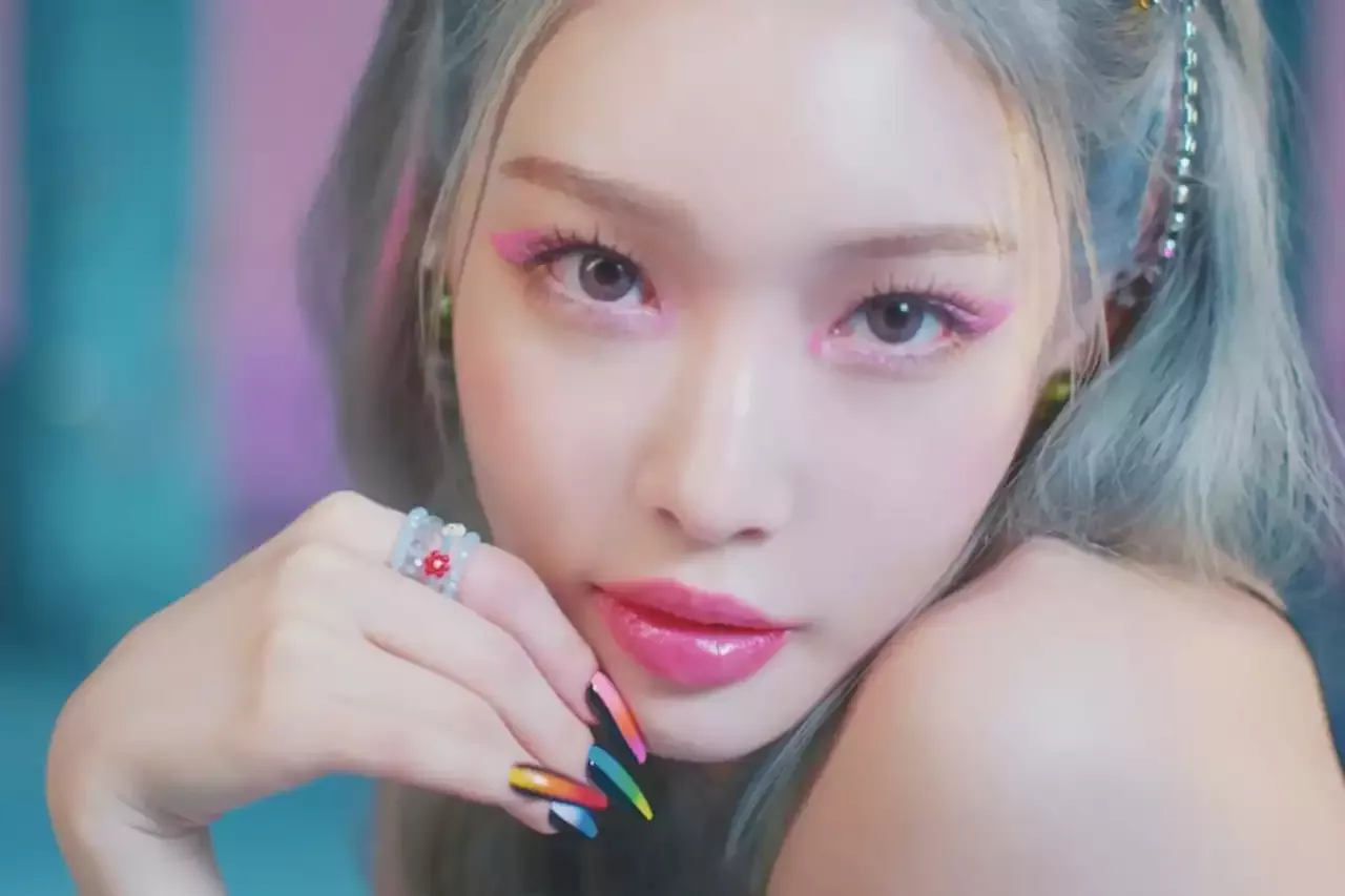 Update Chungha Dazzles In Colorful New Mv Teaser For Sparkling