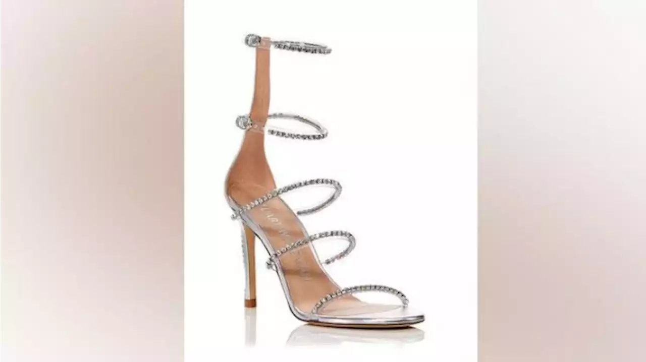 Stuart Weitzman Tunjukkan Gaya Rebel dalam Koleksi Pre Fall 2022