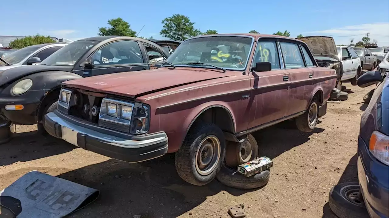 Junkyard Gem: 1982 Volvo 240 DL