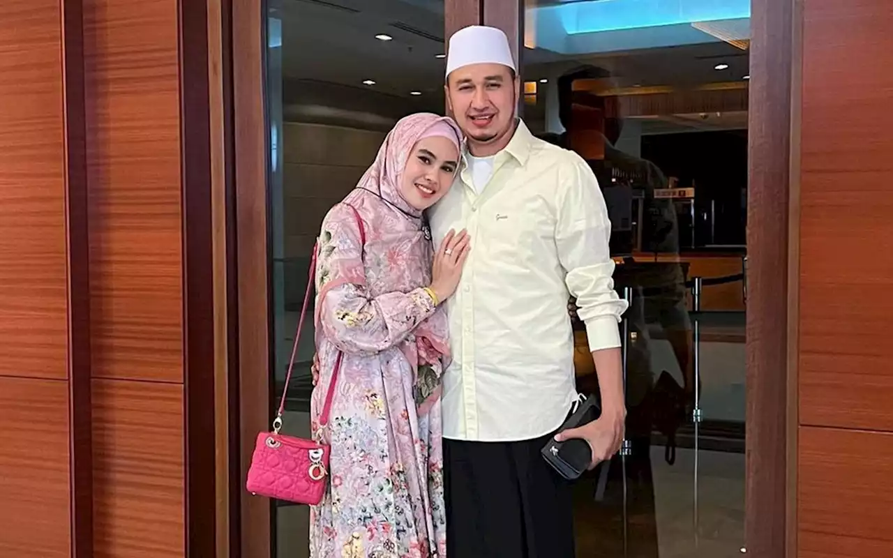 Kartika Putri 'Curhat' Soal Ranjang, Habib Usman Baper Hingga Refleks Tunjukkan Ekspresi Begini