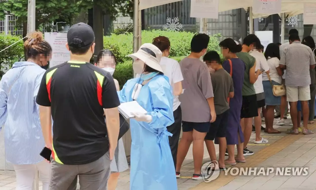 오후 9시까지 전국 1만9842명 확진, 2만명 육박…1주 전의 2.1배 | 연합뉴스