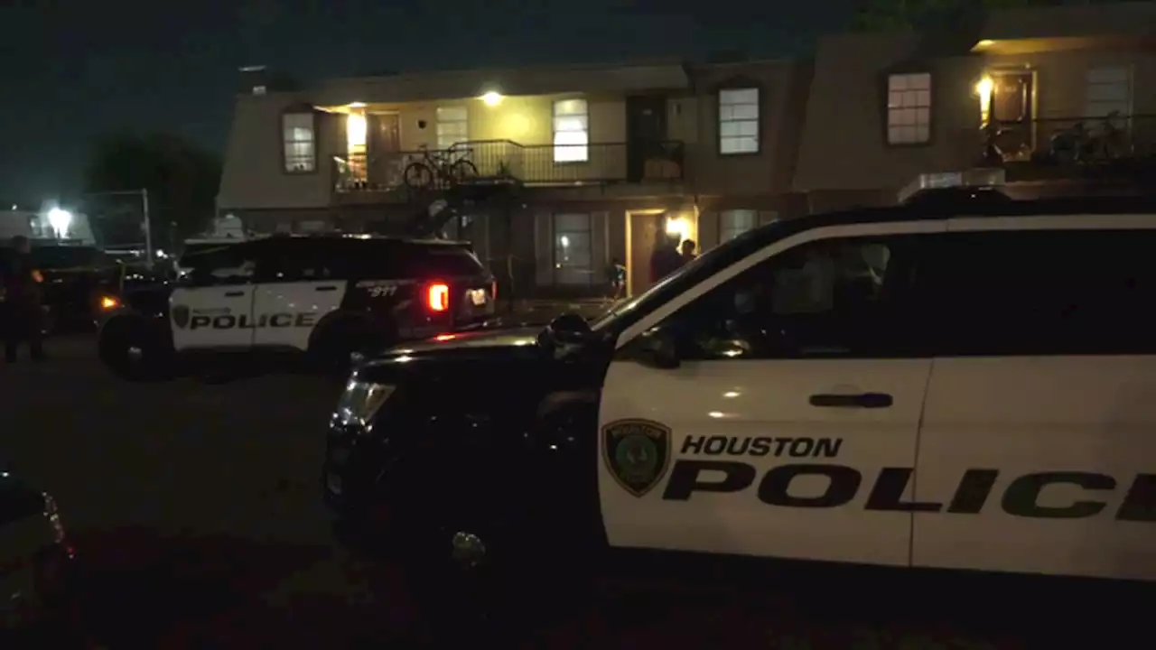 Brothers assaulted by suspects involved in earlier accident in southwest Houston, police say