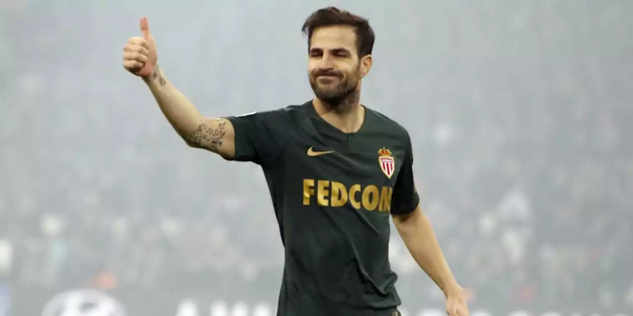 Tiba di Italia, Cesc Fabregas Segera Gabung Klub Milik Pengusaha Indonesia - Bola.net