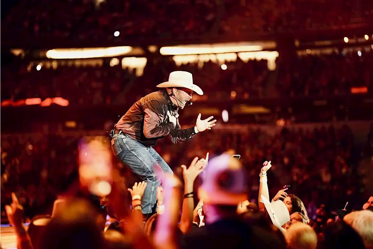 Garth Brooks' Saturday Night Concert Was a Love Letter to North Texas