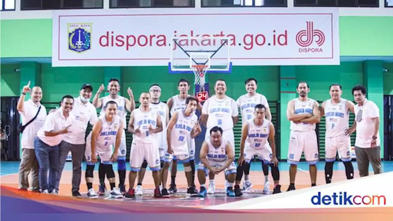 X-UNS Basketball: Berpisah di Kampus, Bersatu di Lapangan