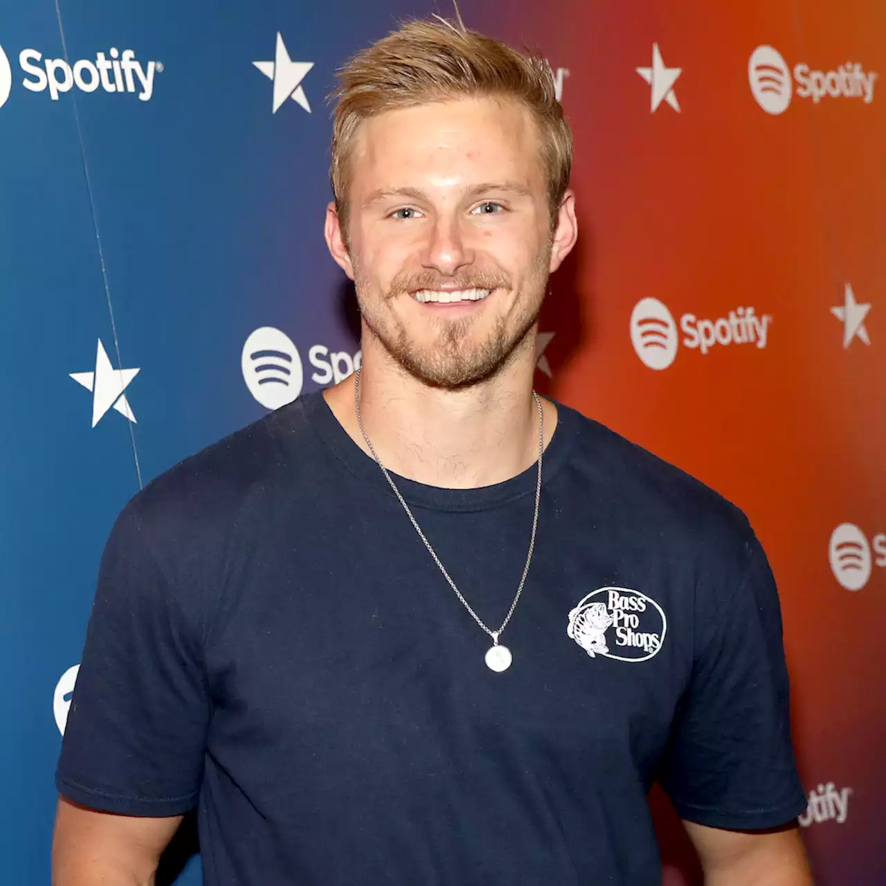 How Alexander Ludwig Spilled His 'Dirty Little Secret' and Earned a Spot in Country Music - E! Online