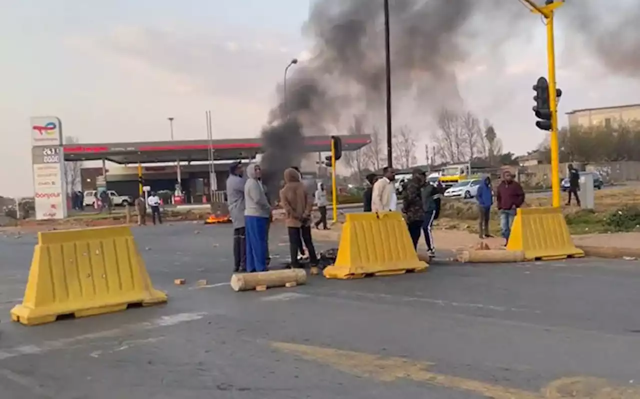 1 person shot dead during Tembisa protests - EMPD