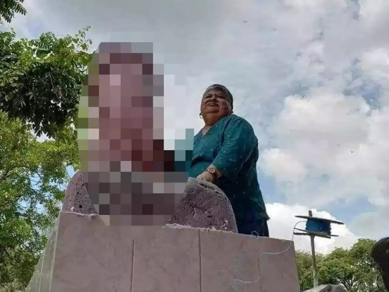 Giant Penis Statue Erected On Grave To Fulfil Dying Wish Of Mexican ...