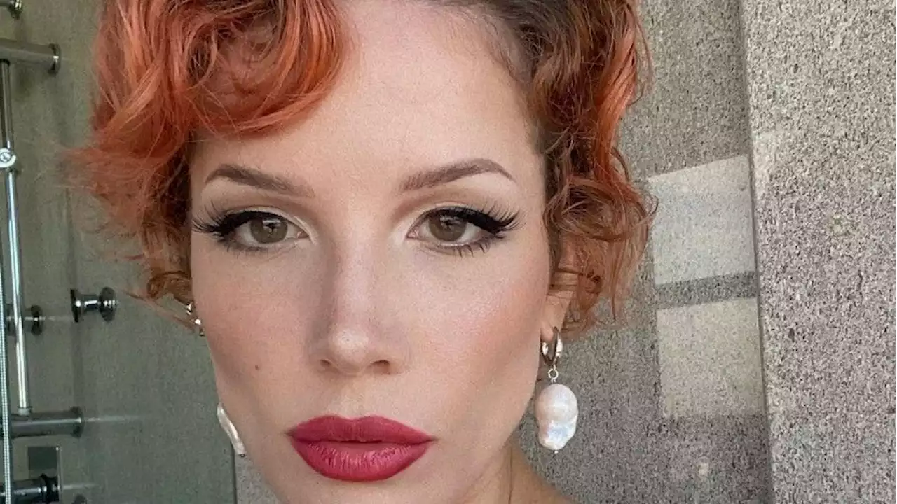 Halsey Latest Hairstyle Is an Ode to ‘50s Glam