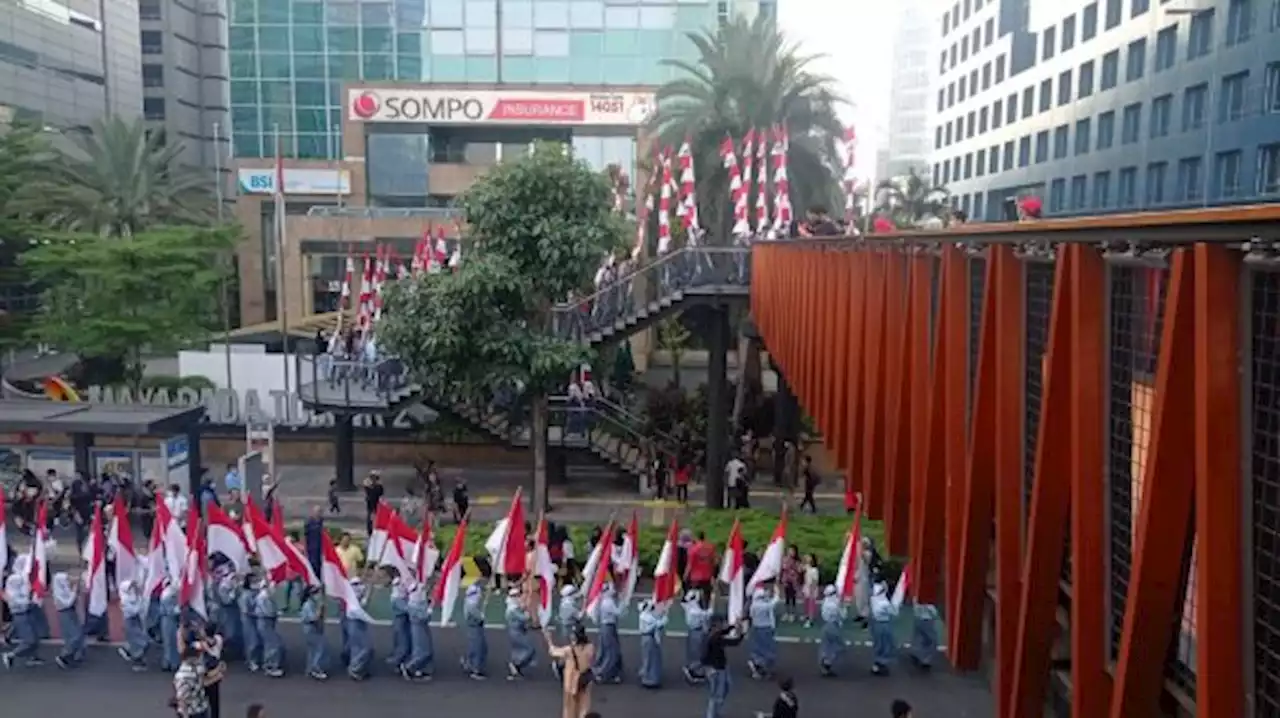 Sambut Hari Kemerdekaan RI ke-77, Komunitas Kolaborasi Gelar Parade Bendera