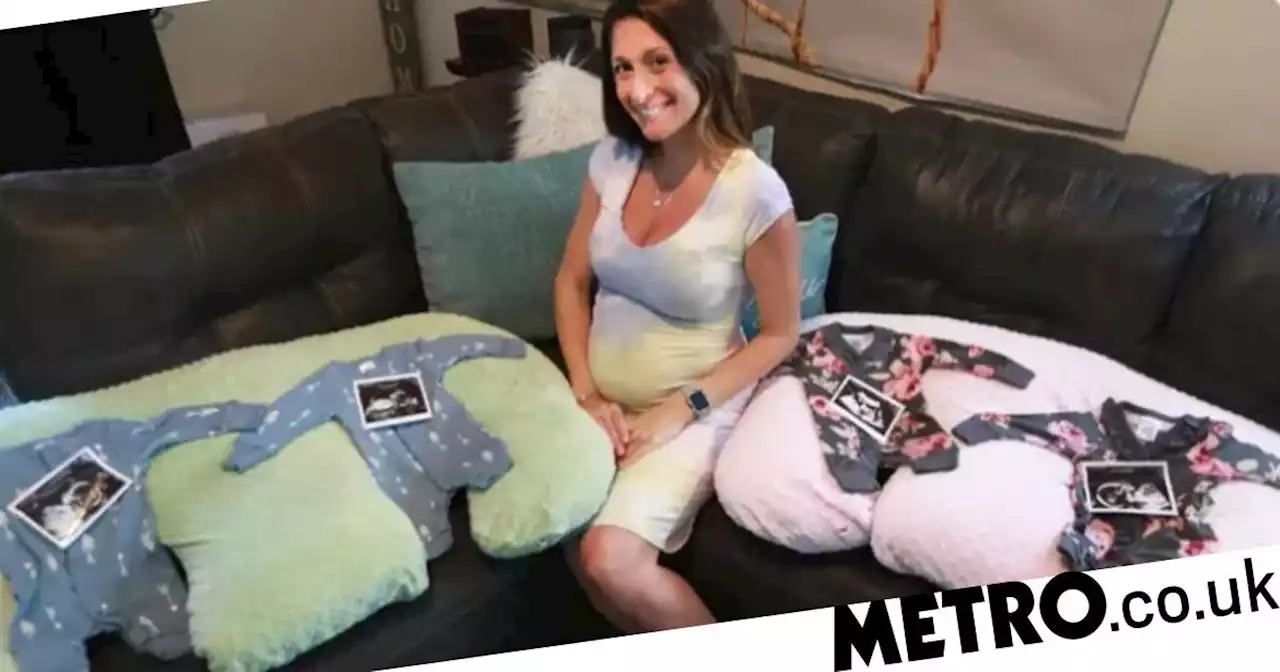 Woman births two sets of twins at once - the odds of which are one in 10,000,000