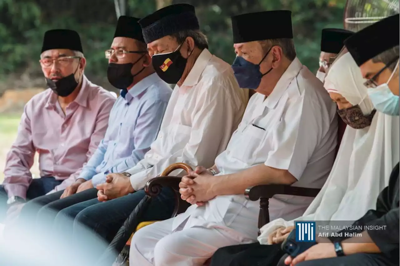 Jenazah Khalid disemadi di Makam Diraja Shah Alam | The Malaysian Insight