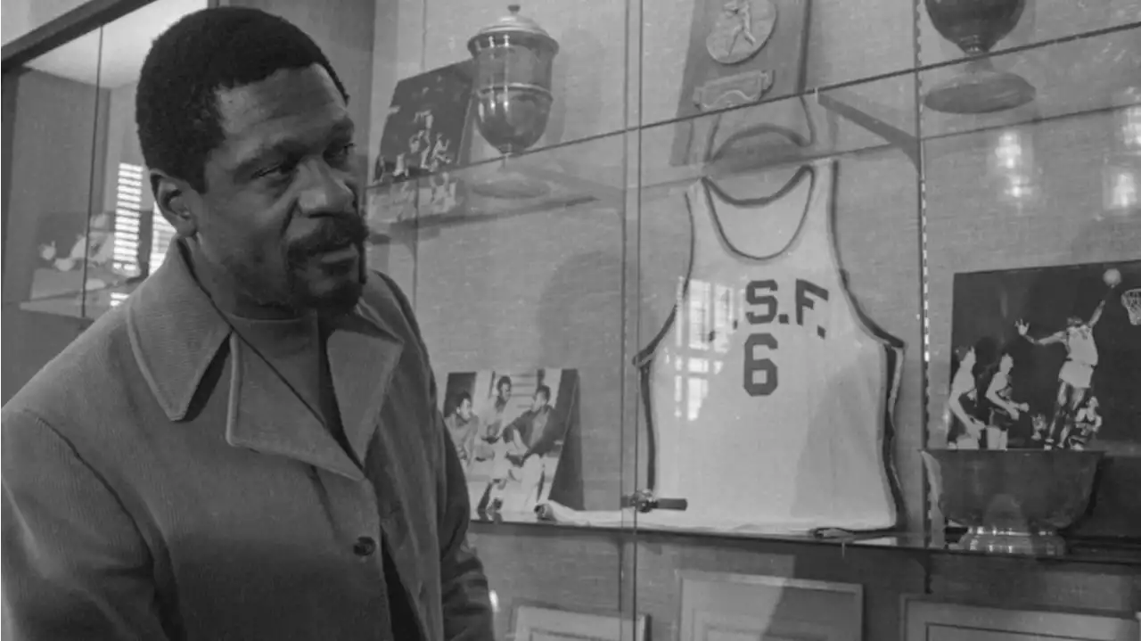 The AM Newsdesk Minutes: Former Sonics coach Bill Russell dies, Voting centers open for primaries