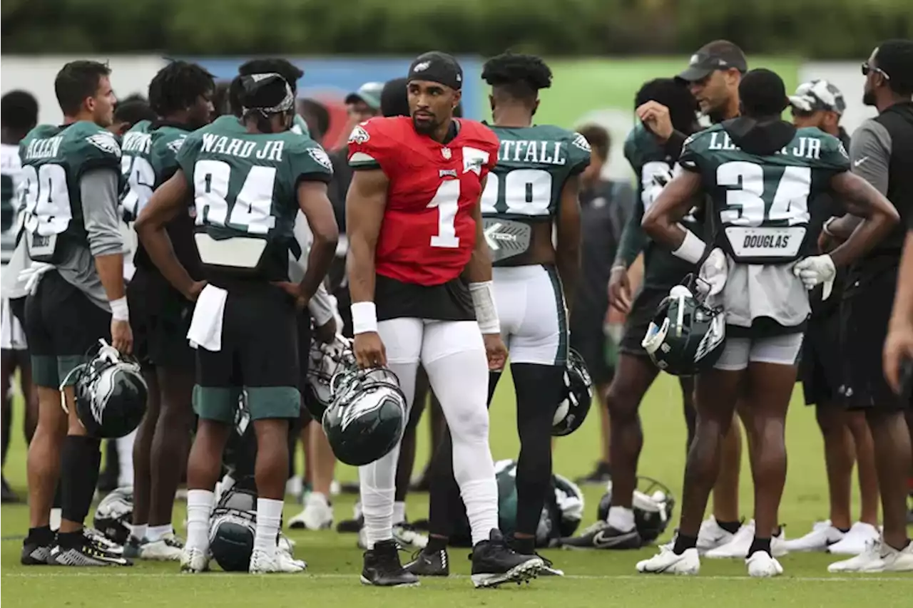 Eagles practice observations: Jordan Davis alert; Miles Sanders earns respect; Jalen Hurts sharper