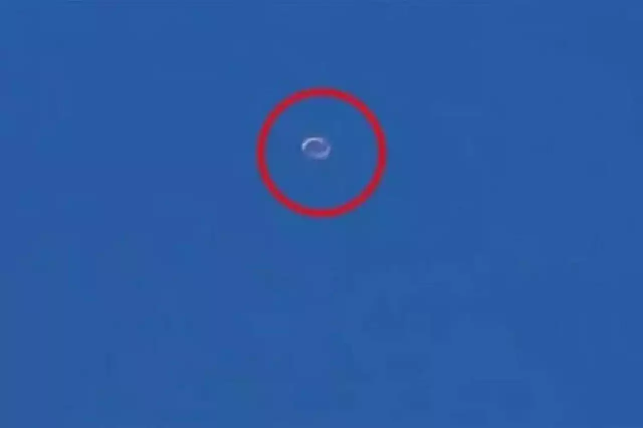 Viral Video UFO Terbang di Langit Jakarta, Simak Faktanya - Pikiran-Rakyat.com