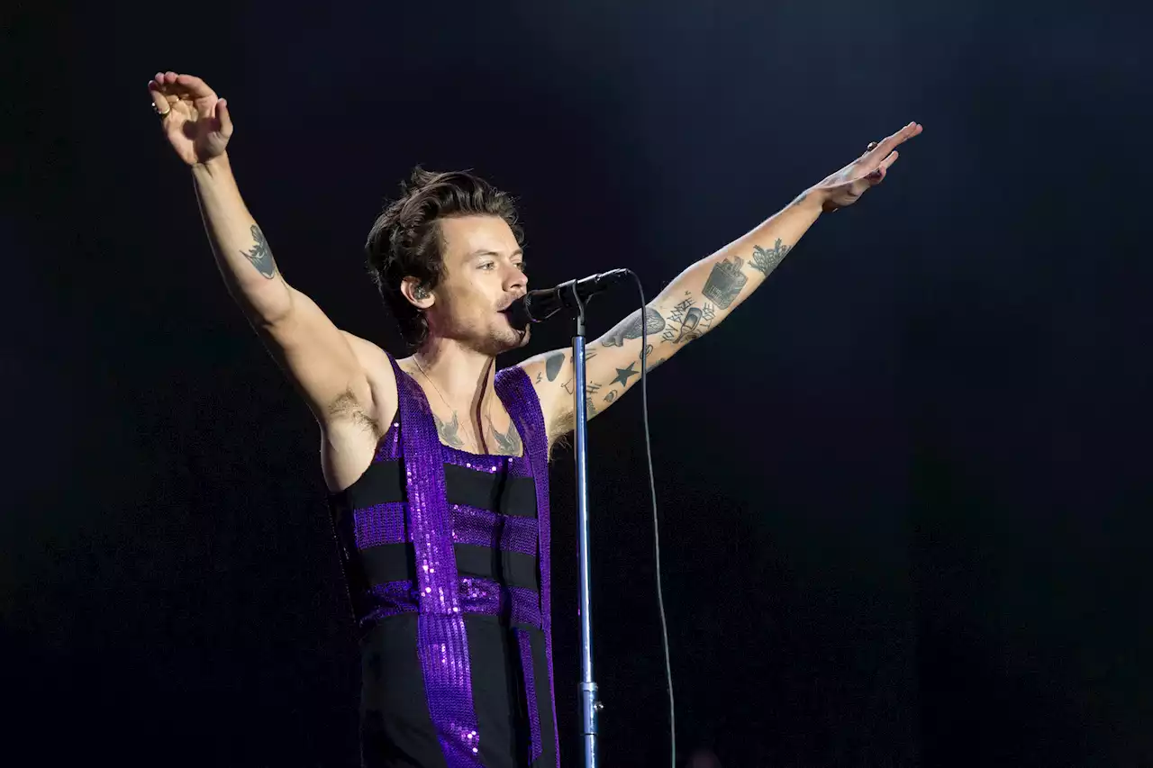 Harry Styles Performs Wolf Alice's 'No Hard Feelings' With Ellie Rowsell