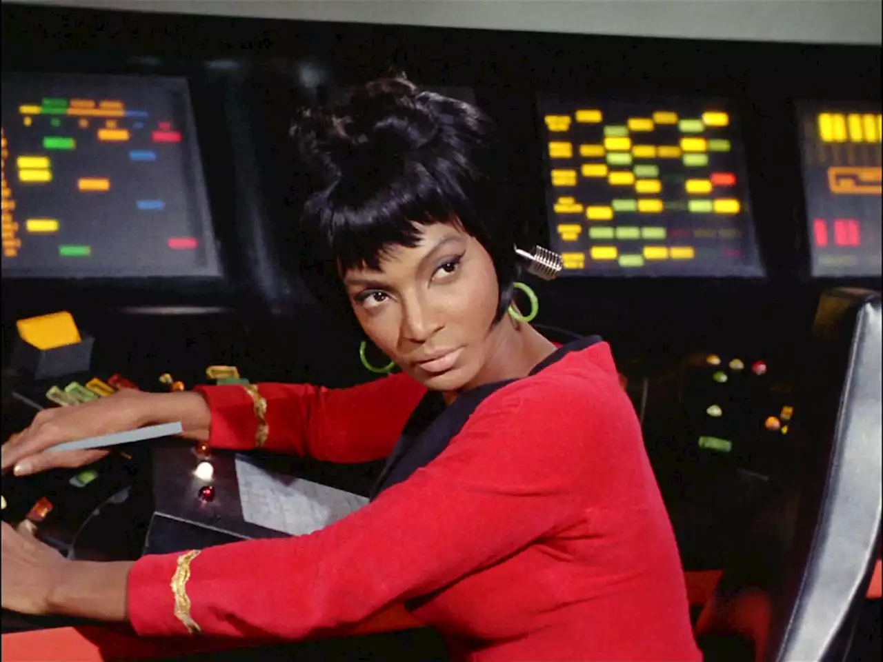 Nichelle Nichols, Trailblazing 'Star Trek' Actress, Dead at 89