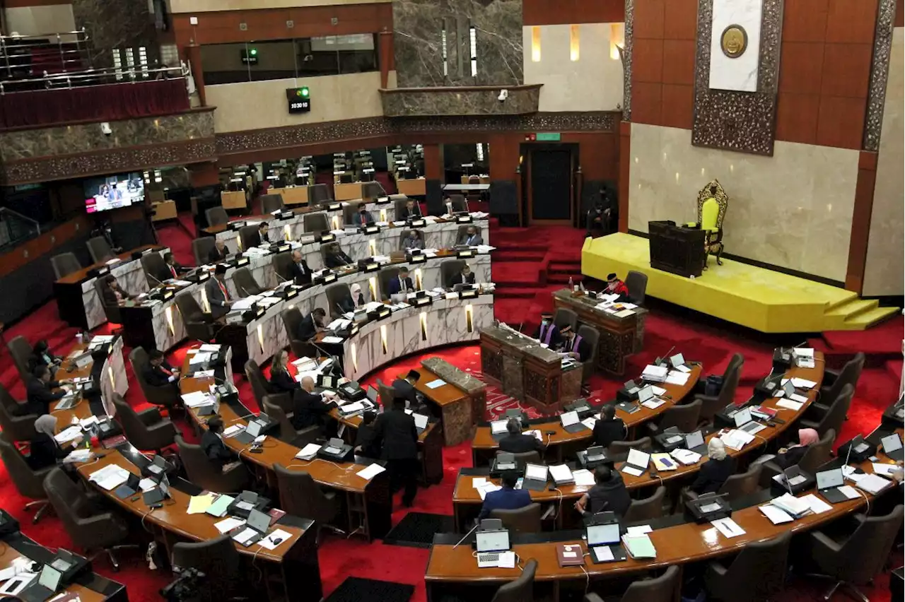 Selangor assembly observes minute of silence in honour of late Khalid