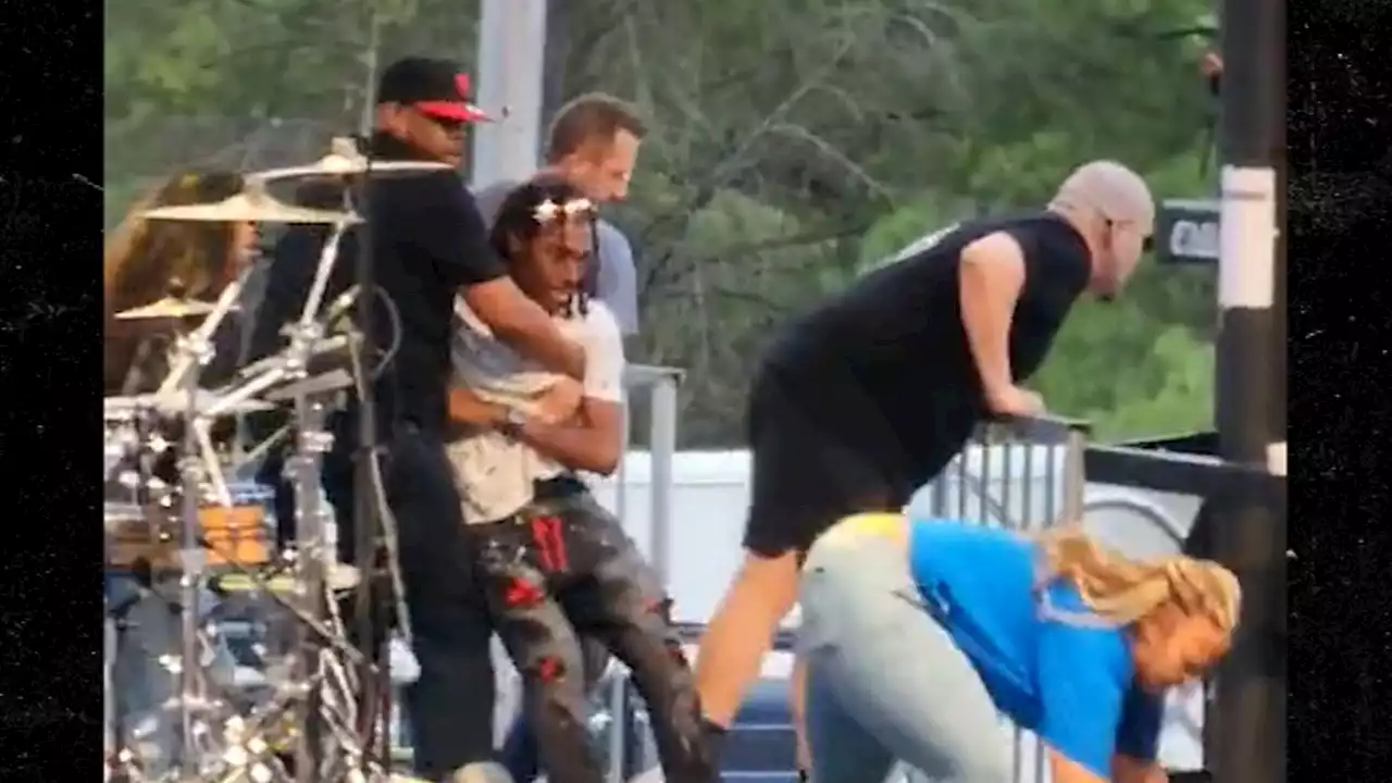 Ying Yang Twins' D-Roc Collapses on Stage at Vanilla Ice Show