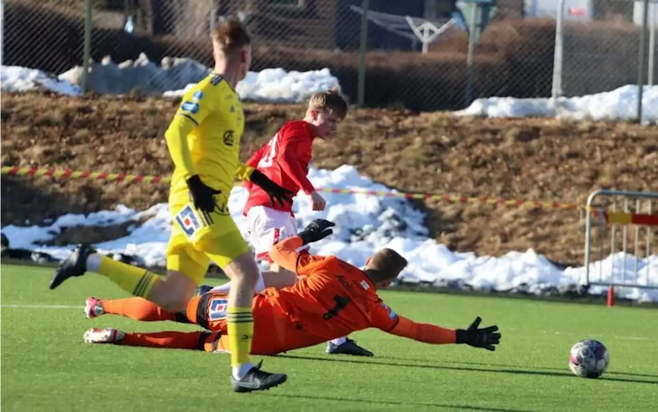 Två unga spelare klara för Karlstad Fotboll – talangen lämnar