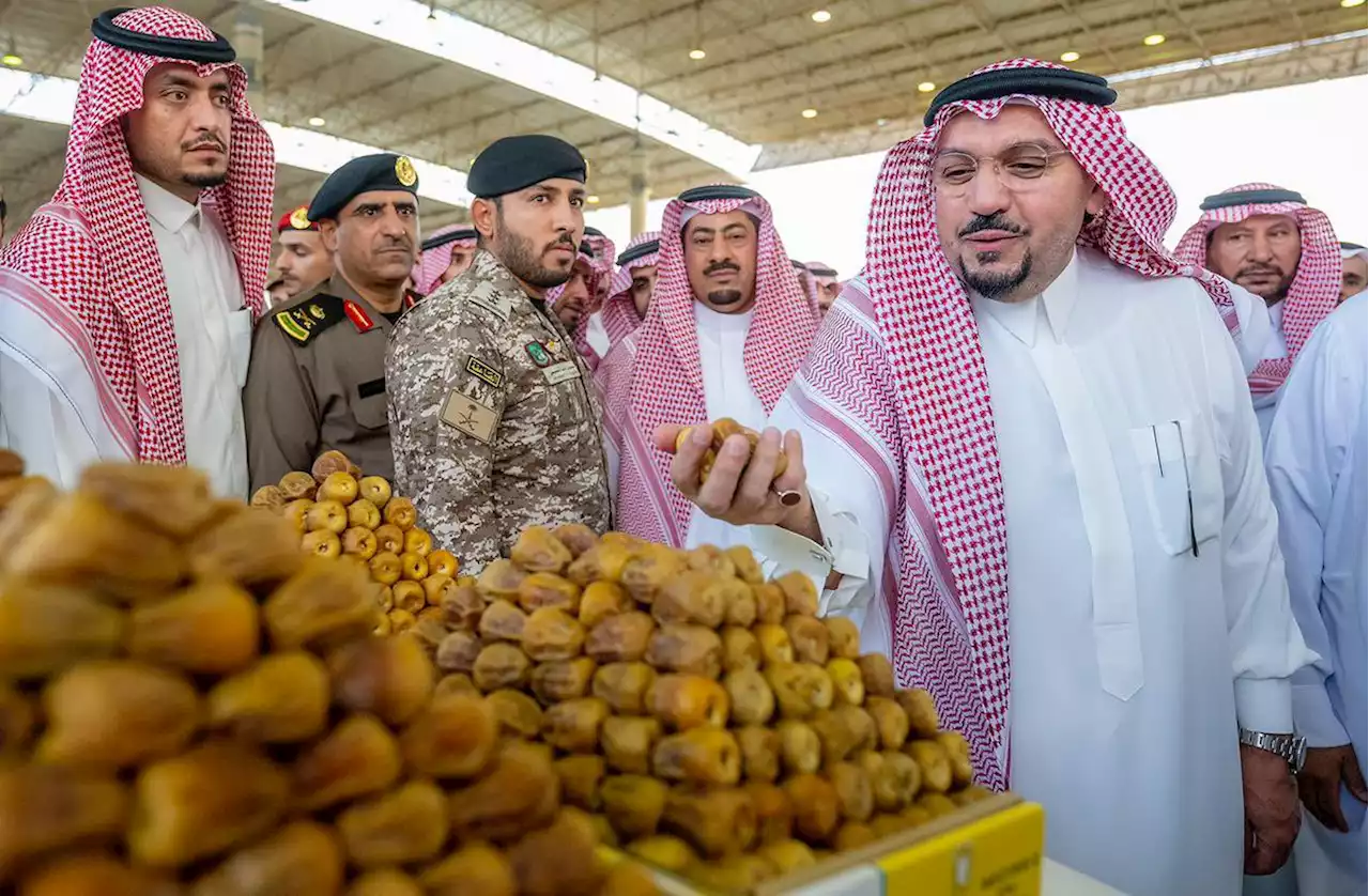 أمير القصيم يوجه بإطلاق كرنفال بريدة للتمور اعتباراً من العام القادم