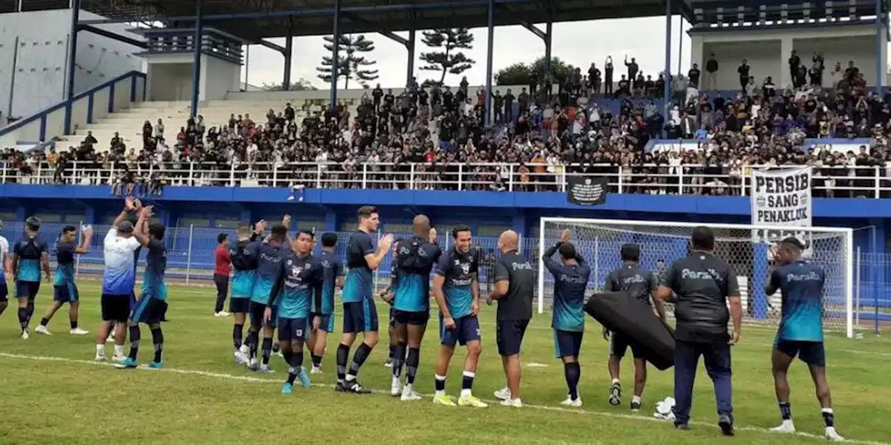 BRI Liga 1: Persib Kebobolan 9 Kali dari 3 Laga, Semua Kiper Diberi Latihan Ekstra - Bola.net