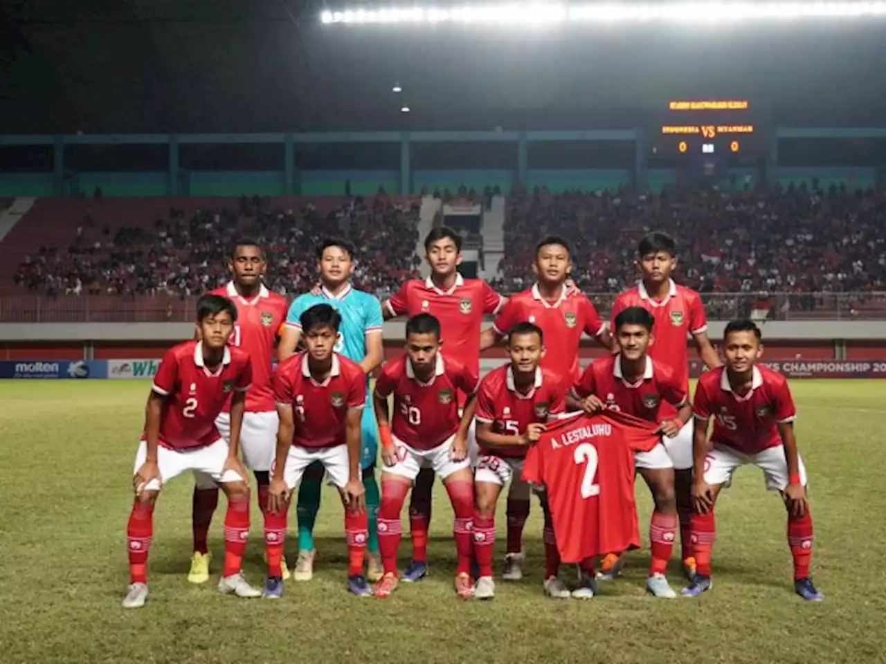 Kiper Timnas U-16 Berzikir saat Adu Penalti Lawan Myanmar di Semifinal