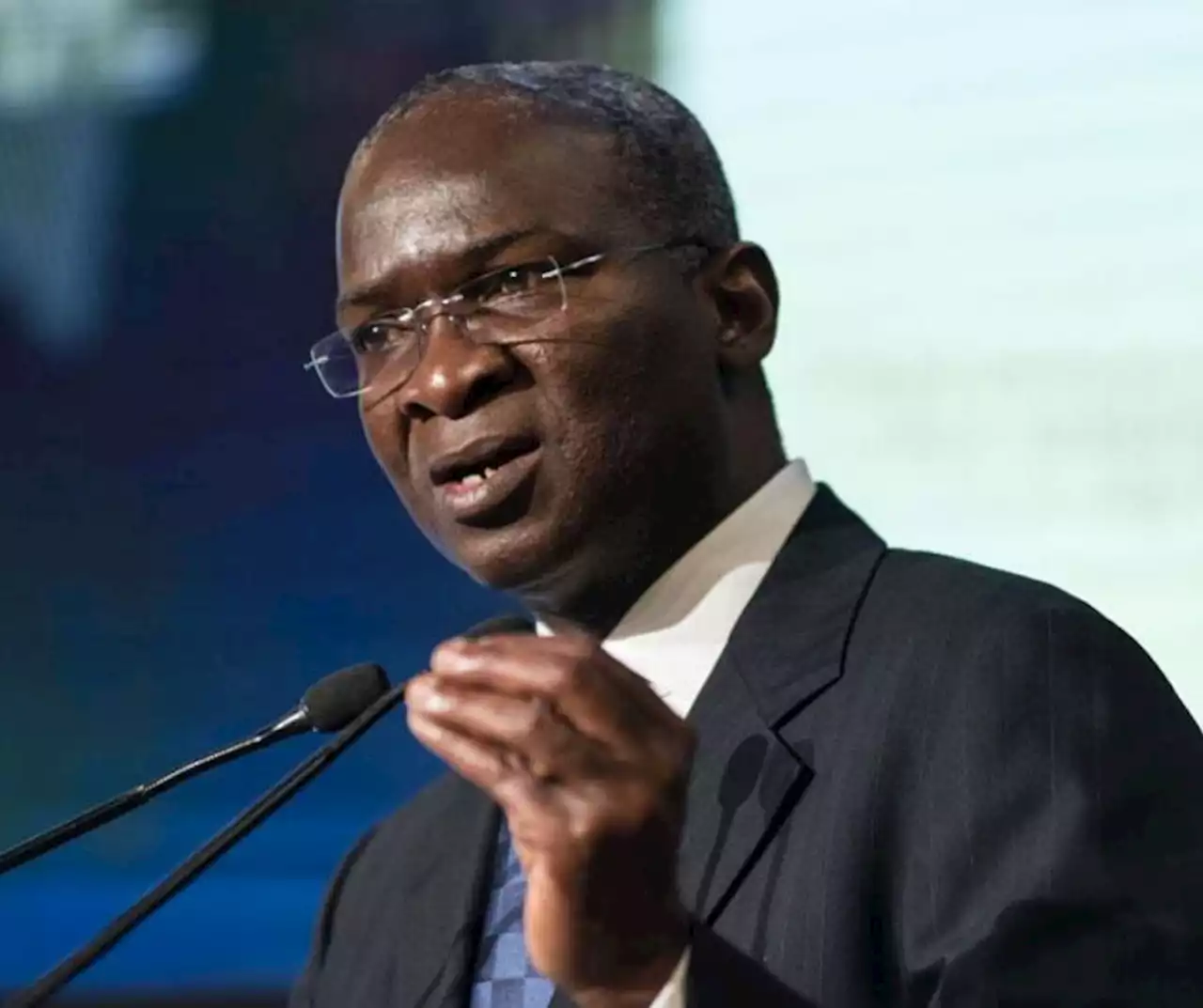 Fashola Tasks New COREN Board, CORBON On Professionalism