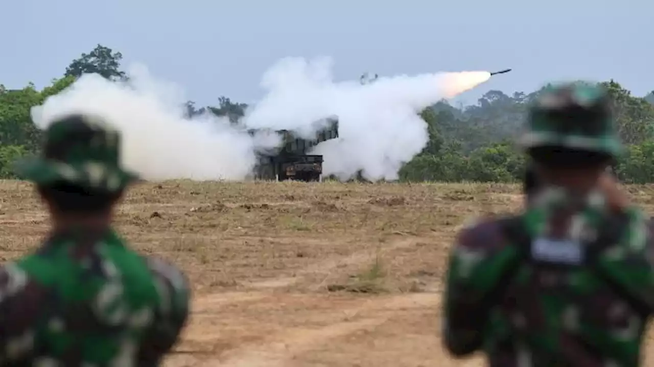 Aksi Serangan Roket MLRS Astros II MK 6 vs HIMARS dalam Super Garuda Shield