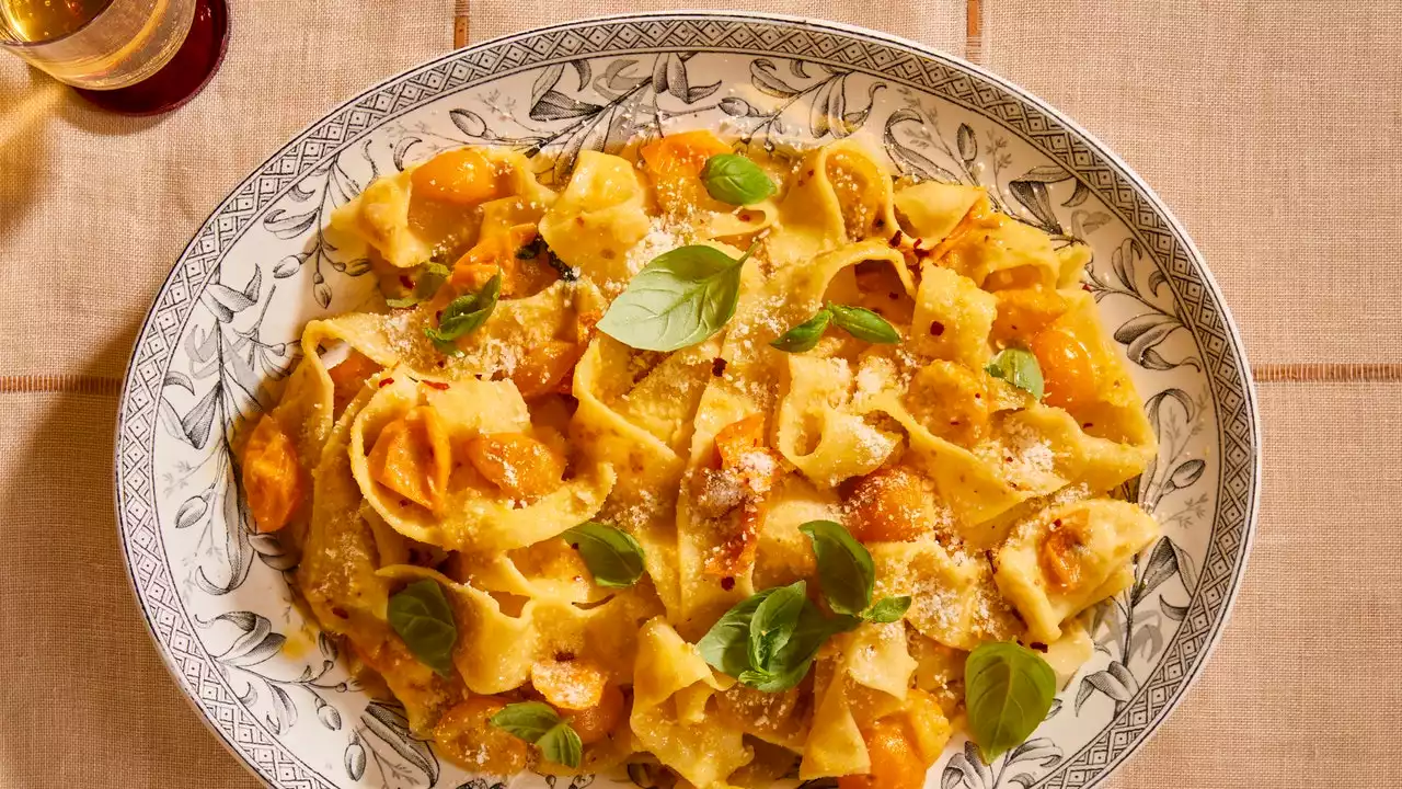 Fresh Pasta With Buttered Tomatoes