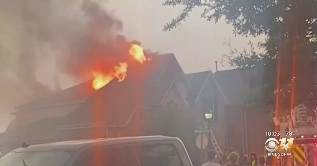 2 homes in Frisco catch on fire during severe weather