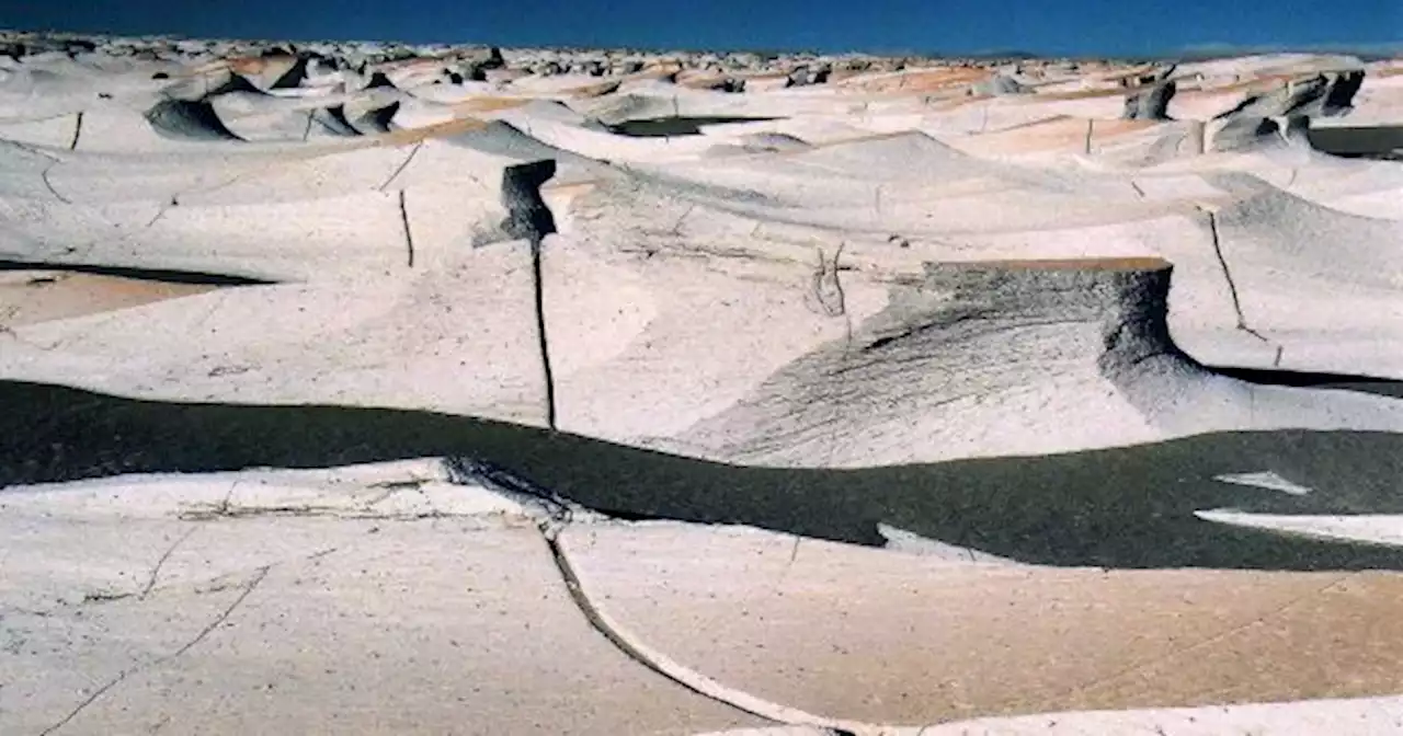 Es uno de los pocos desiertos a 3000 metros sobre el nivel del mar, se lo compara con la Luna y queda en Argentina