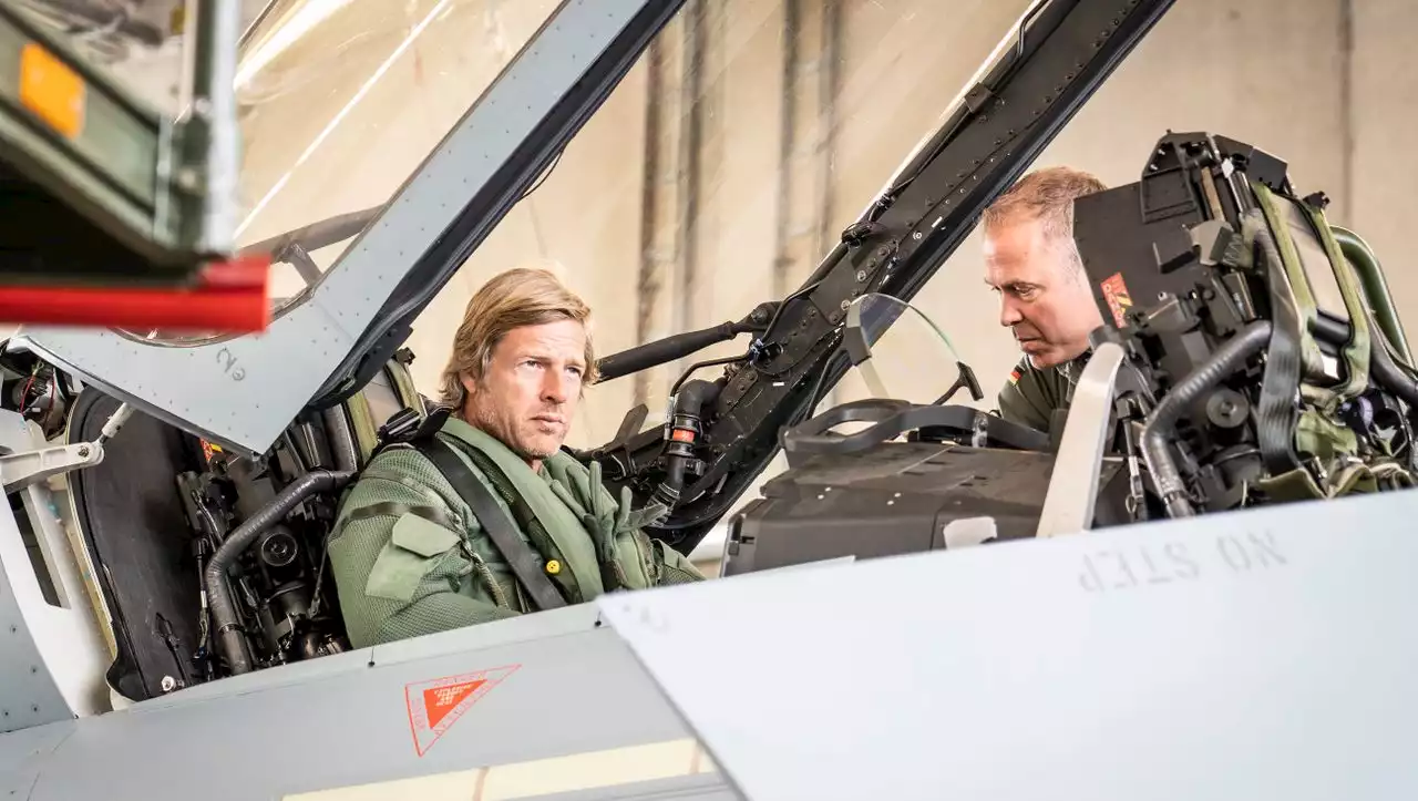 (S+) Bundeswehr-Experiment bei RTL: Henning Baum kotzt in den Eurofighter