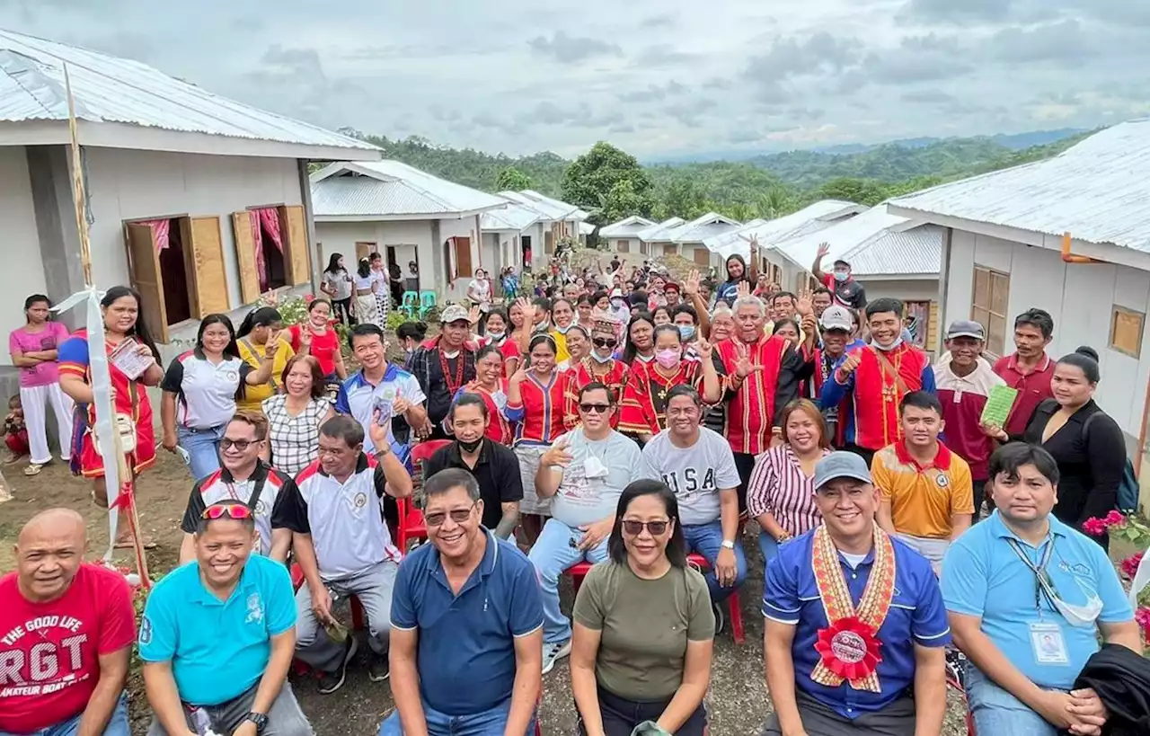 100 housing units handed over to Davao Norte IPs