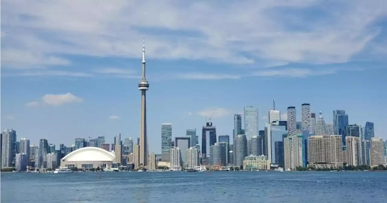 Large power outage reported in Toronto’s downtown core - Toronto | Globalnews.ca