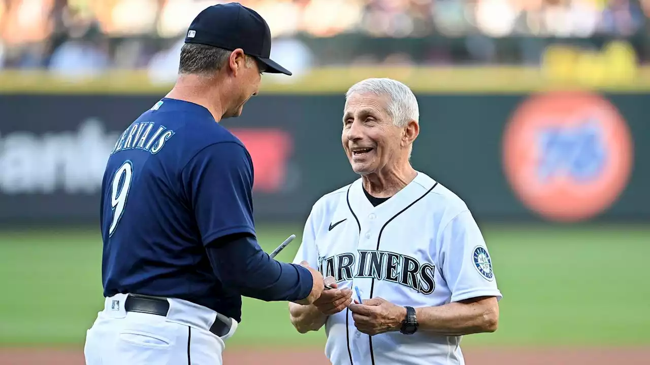 Fauci receives honorary Hutch Award before Mariners game