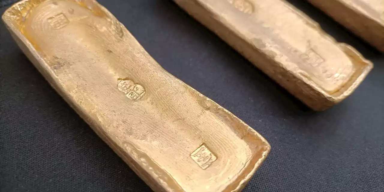 Gold retreats but holds above $1,800 as recent rally stalls