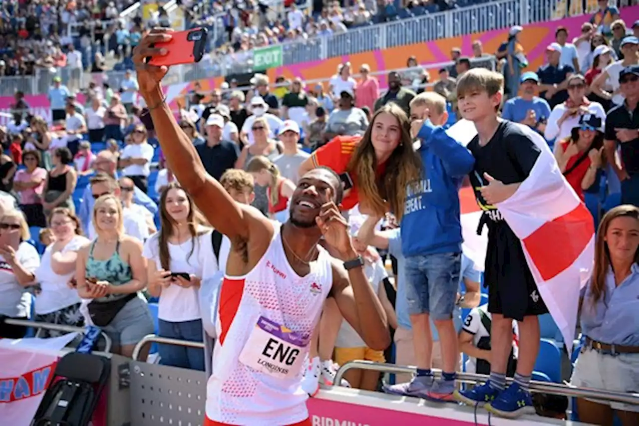 Home fans thanked by Team England