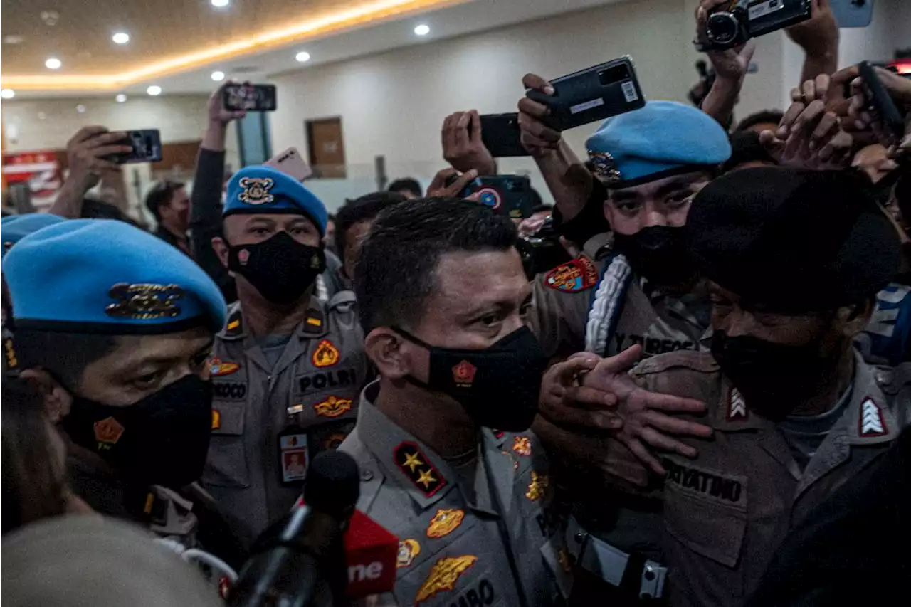 Jadi Tersangka Kasus Penembakan Brigadir J, Ferdy Sambo Minta Maaf