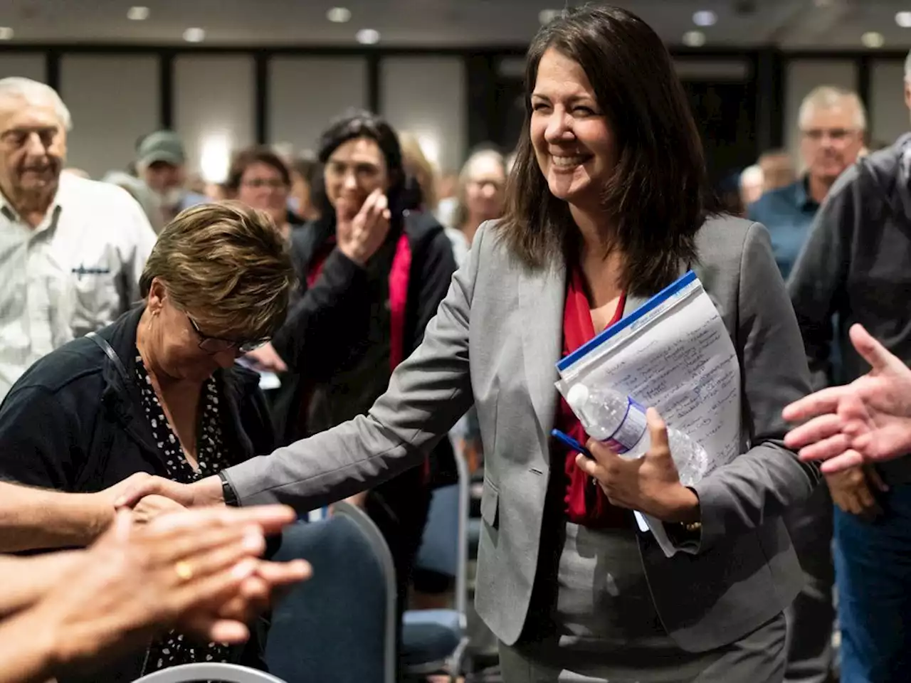 Kaycee Madu backs Danielle Smith for Alberta premier at Edmonton rally Thursday