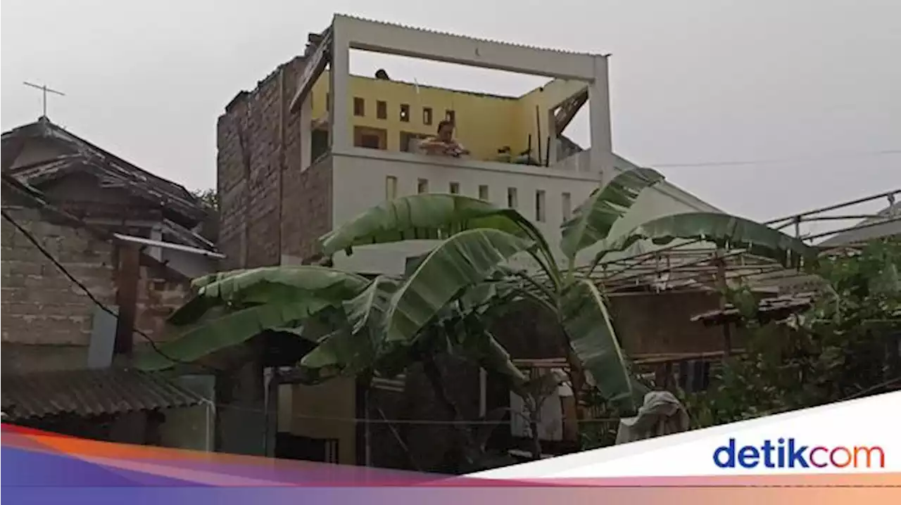 Angin Puting Beliung Terjang Cianjur: Puluhan Rumah Rusak