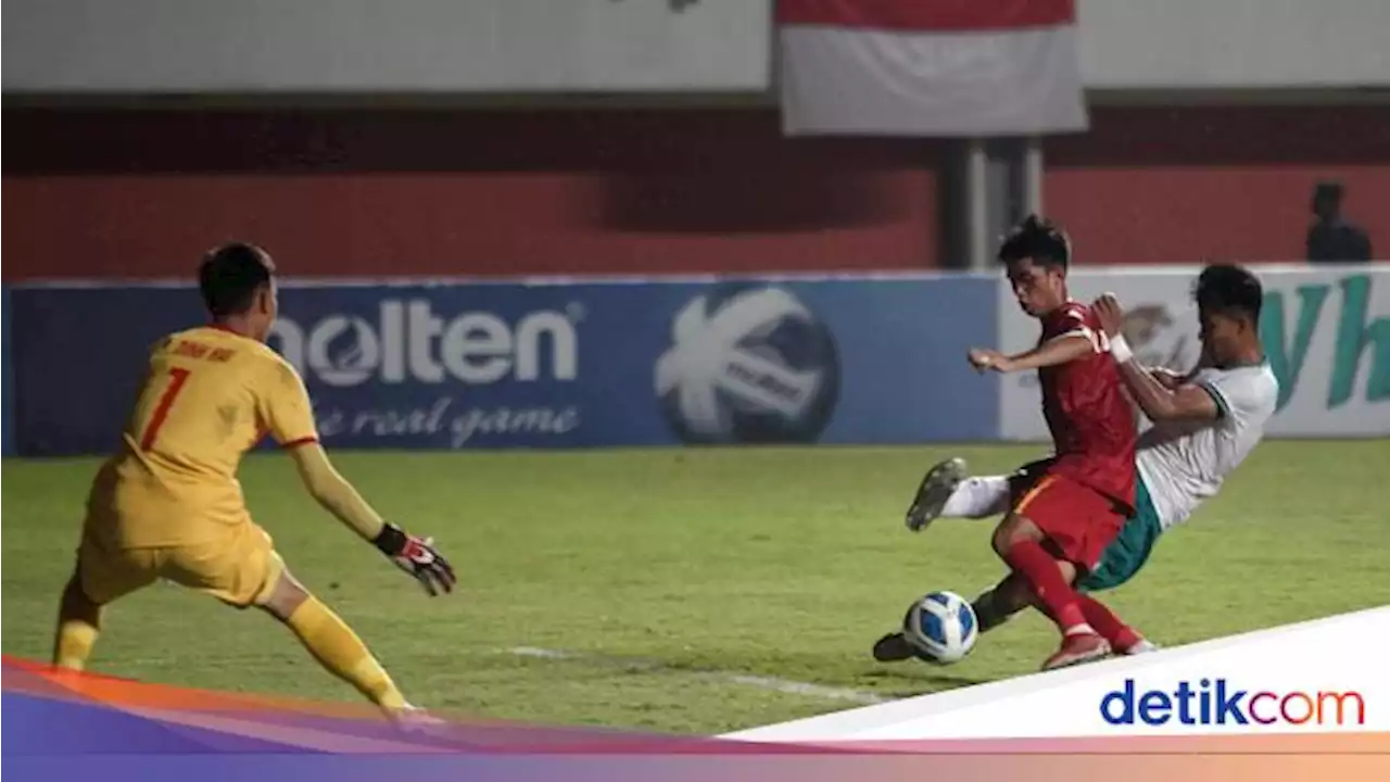 Final Piala AFF U-16: Momen Pelatih Vietnam Ngamuk dan Dikartu Merah