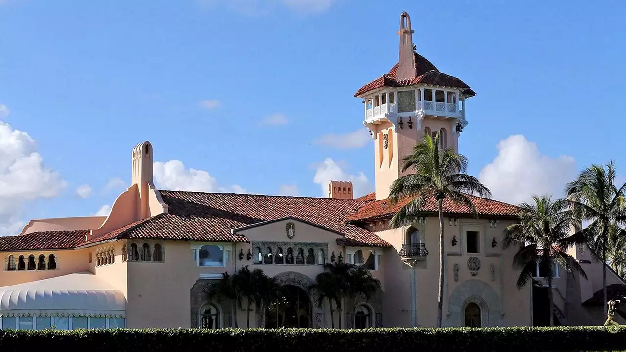 Trump calls for 'immediate' release of Mar-a-Lago warrant