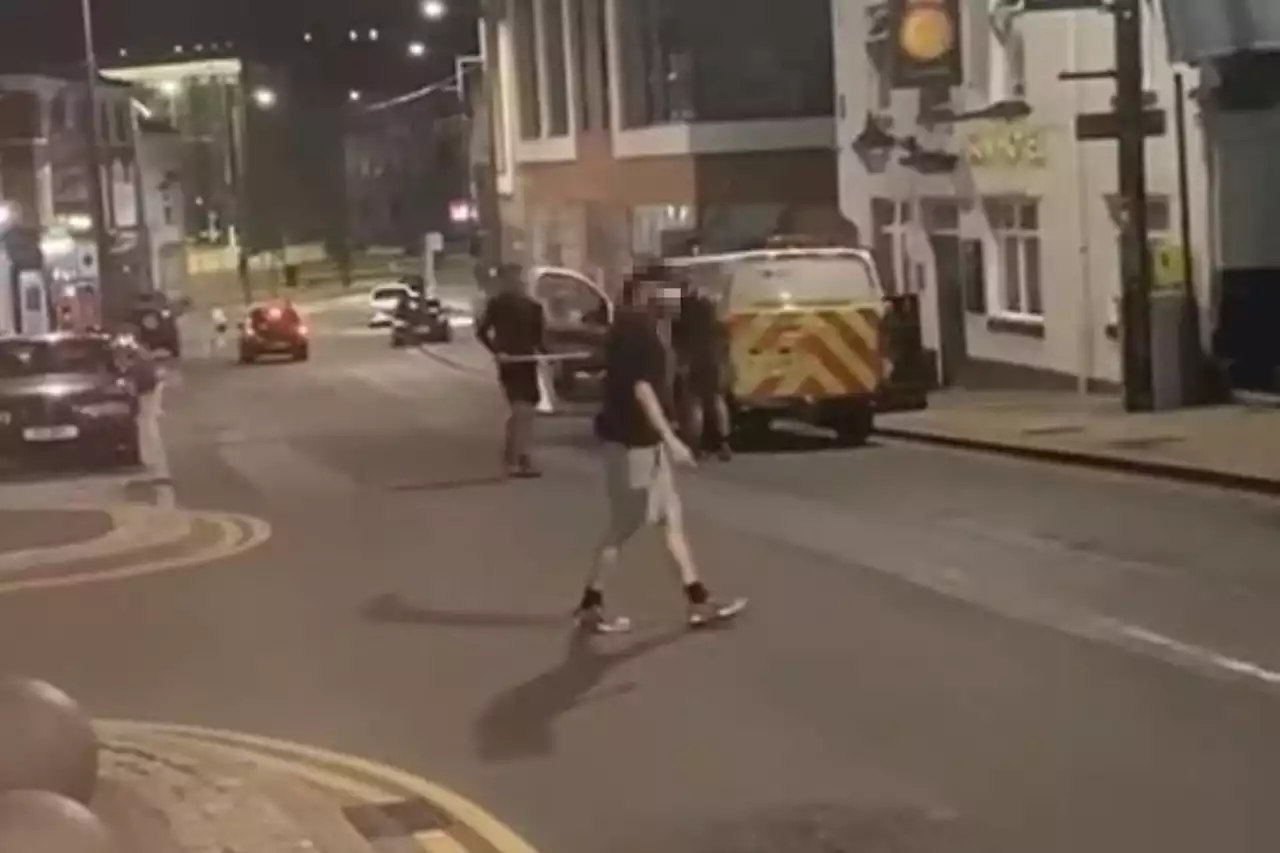 Shocking video shows man in United Utilities van wielding machete in a Preston city centre fight