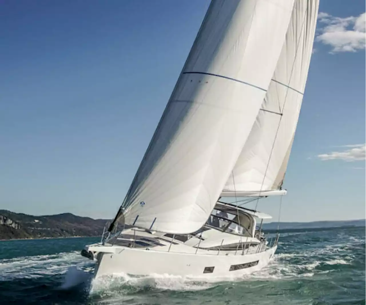 Jeanneau’s New Family-friendly Flagship