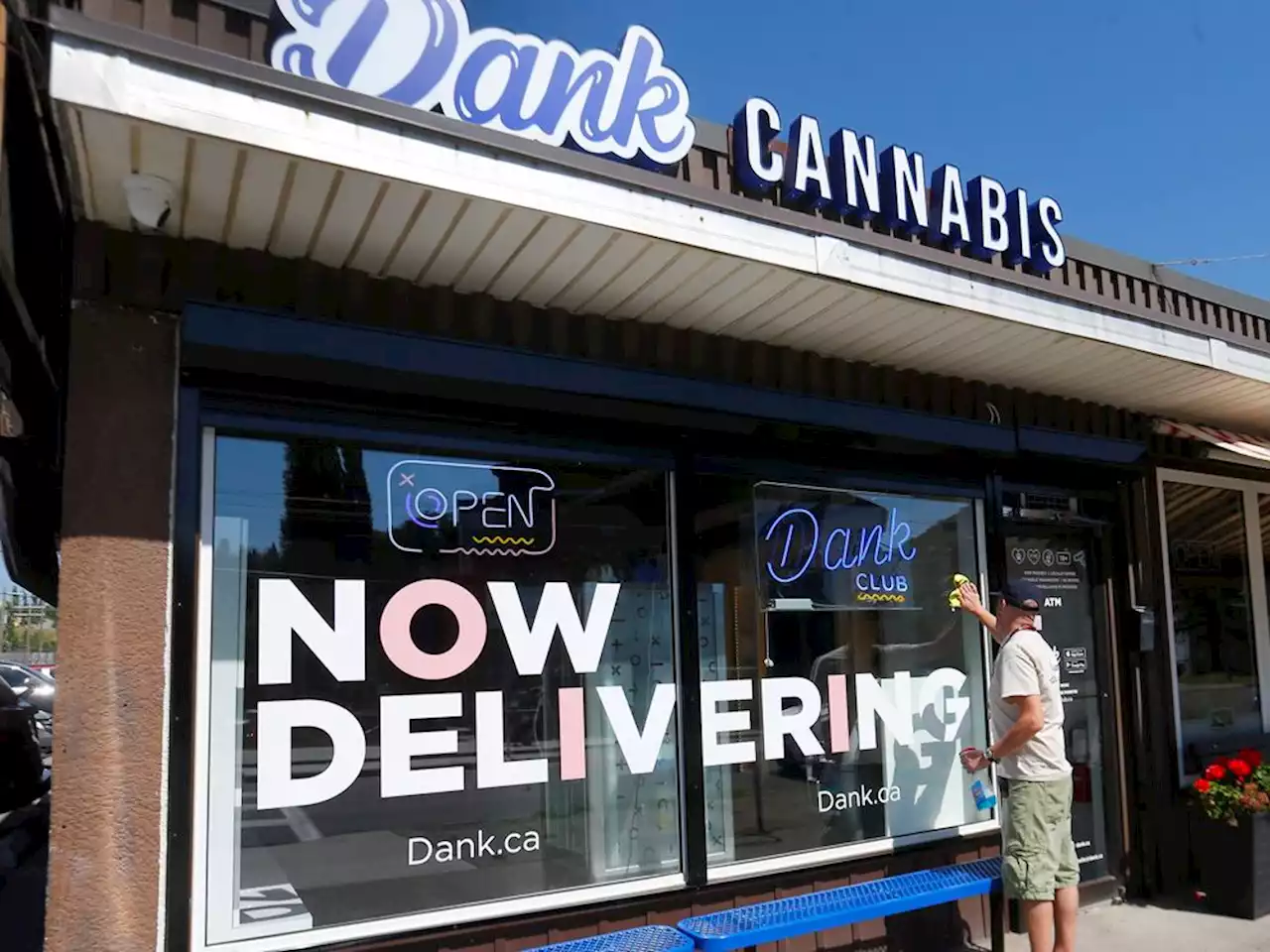 After wave of robberies, Alberta cannabis shops no longer required to block their windows. Is Ontario next?