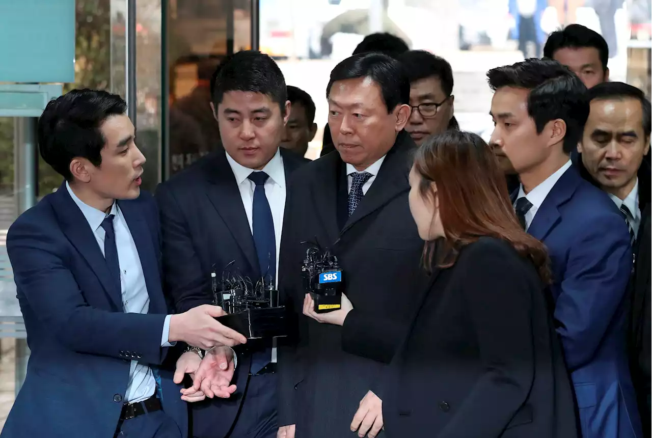 South Korea to Pardon Samsung Heir for Bribing Ex-President