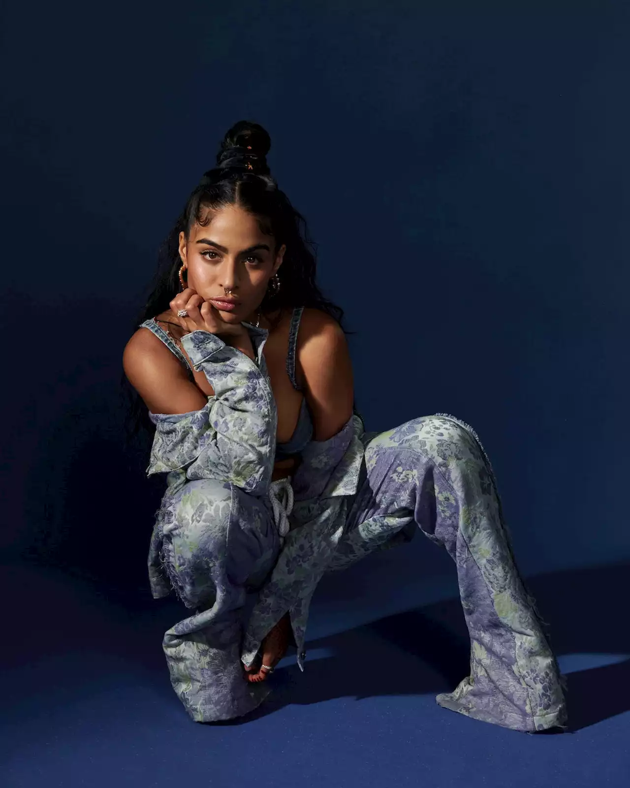 Jessie Reyez On 'Mutual Friend' & Getting Over A Breakup