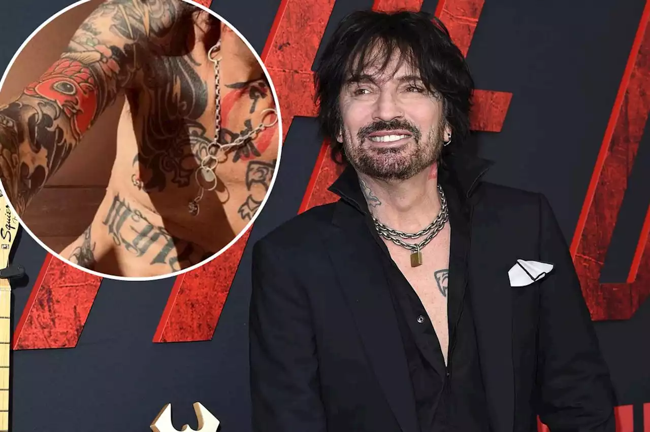 Mötley Crüe’s Tommy Lee shares full-frontal naked photo from bathroom